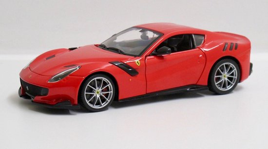Bburago 1/24 Ferrari F12 tdf, Rood van Bburago