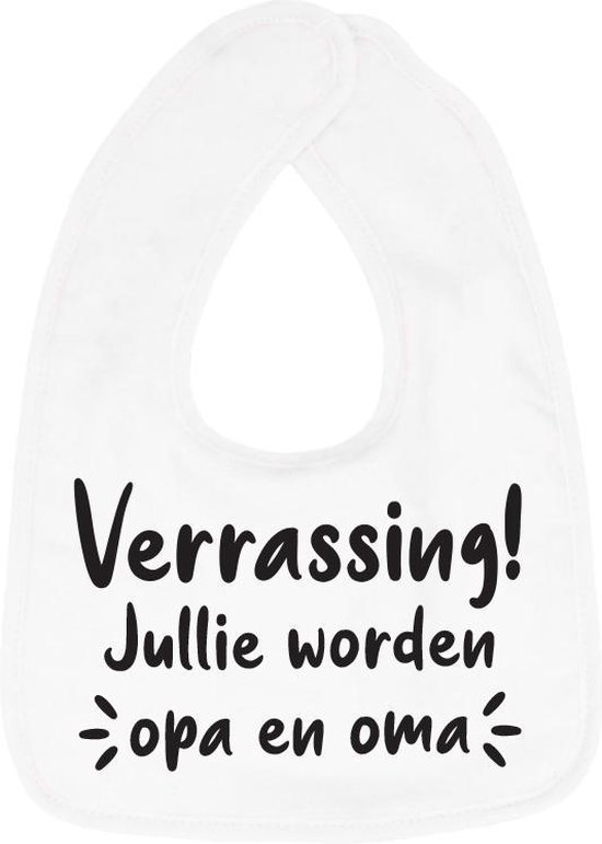 Hospitrix Slabbetje met tekst " Verrassing! Jullie worden opa en oma" Wit - Cadeau Zwangerschap - Baby Kwijldoek - Kwijllap - Morslap - Bavette - Bekendmaking - Aankondiging - Aanstaande Moeder - Moederdag van Hospitrix